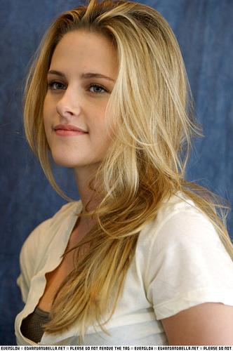 Blonde and sorta smiling Our fave KStew